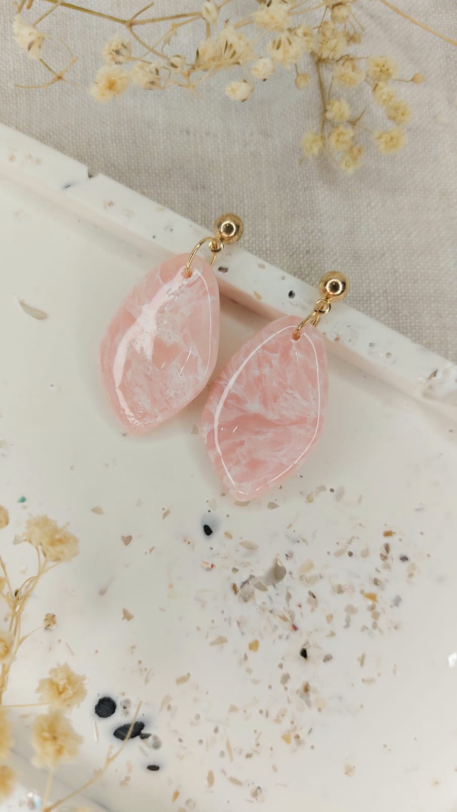 Kolczyki z glinki polimerowej, marmurki o różowym kolorze