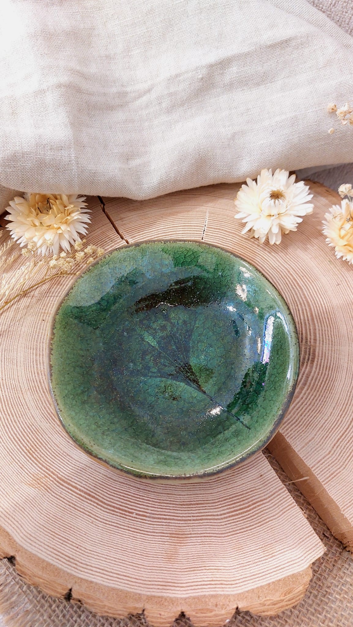 Ceramiczny liść o zielonym kolorze